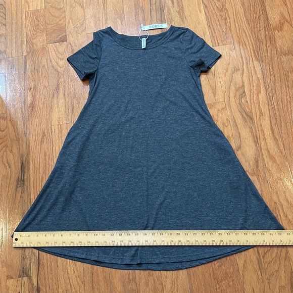 NWT Woman’s Size Small Grey Dress Short Sleeve Pockets Lightweight KORSiS - Picture 13 of 16